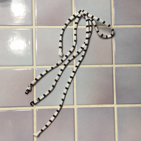 Victoria’s Secret bikini top - Picture 4 of 5